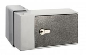FERMETURES PORTES EN SUREPAISSEUR